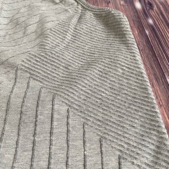 Athleta tank - Picture 2 of 3